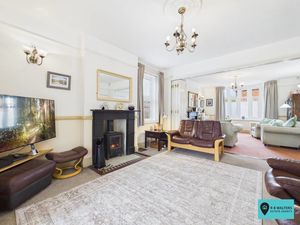 Dining Room- click for photo gallery
